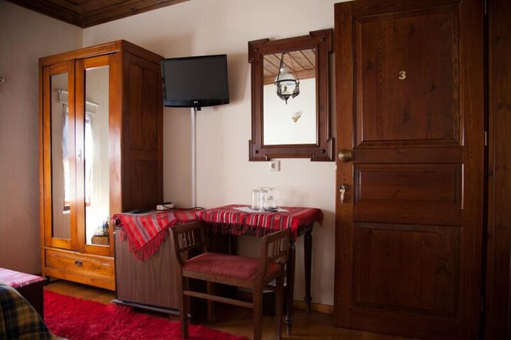 Room 14 of 26