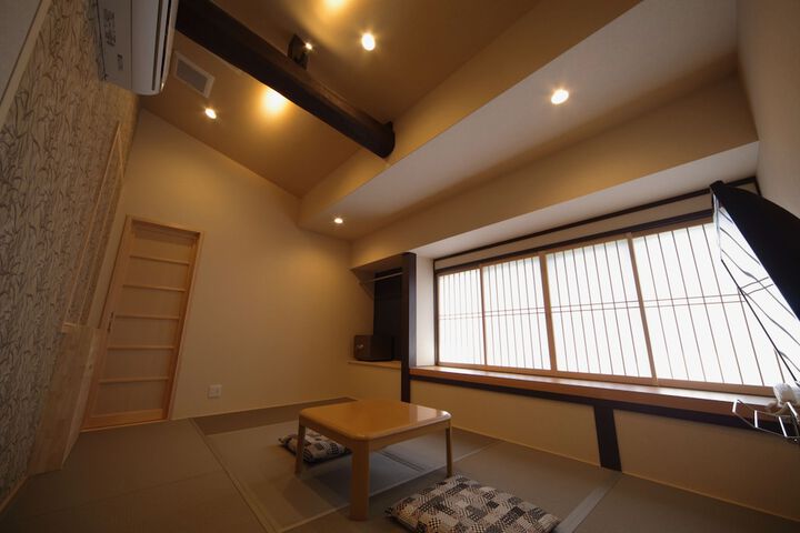 Room 12 of 83