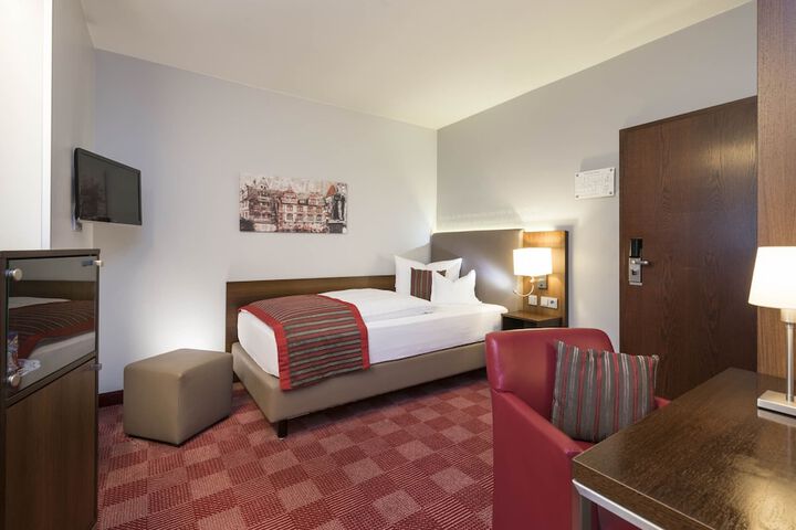 Room 10 of 19