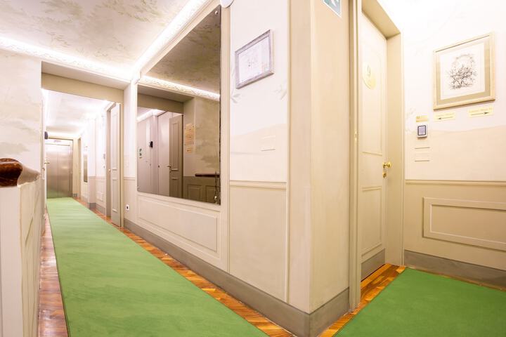 Room 70 of 90