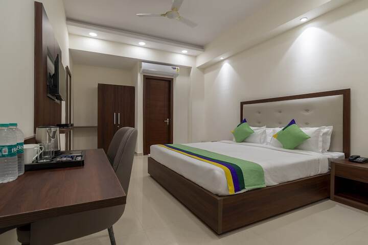 Room 17 of 40