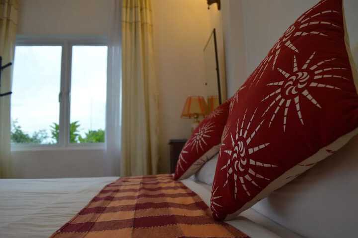 Room 9 of 20