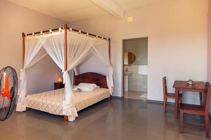 Room 9 of 29
