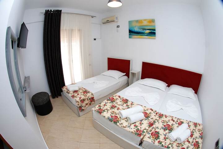 Room 8 of 131