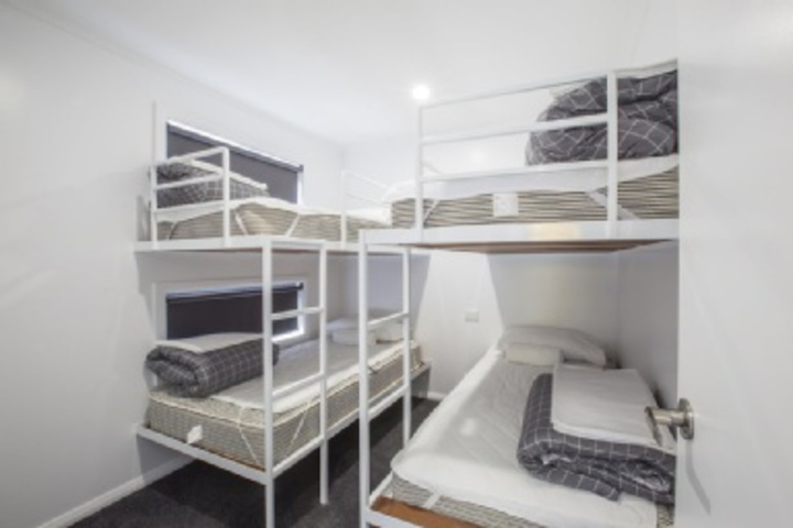 Room 215 of 876