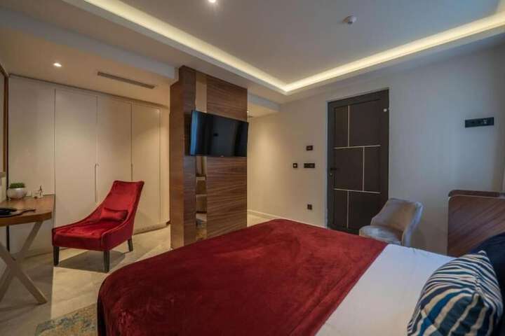 Room 13 of 44