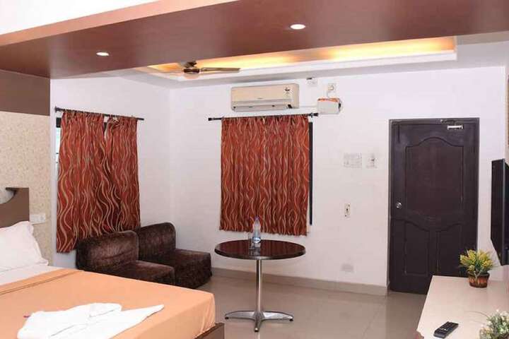 Room 11 of 24