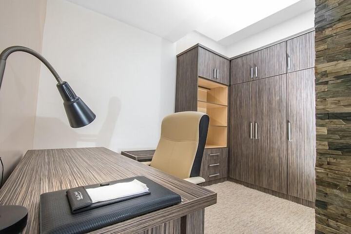 Room 11 of 80