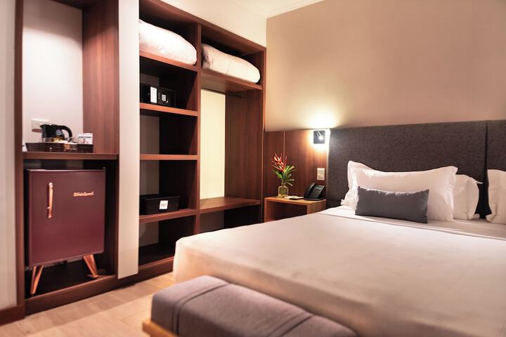 Room 28 of 105