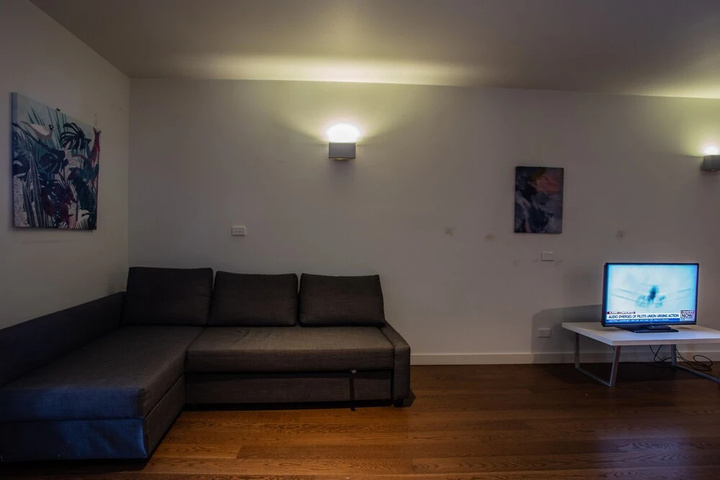 Room 5 of 14