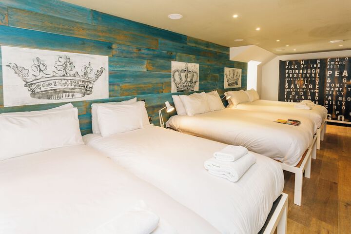 Room 42 of 112