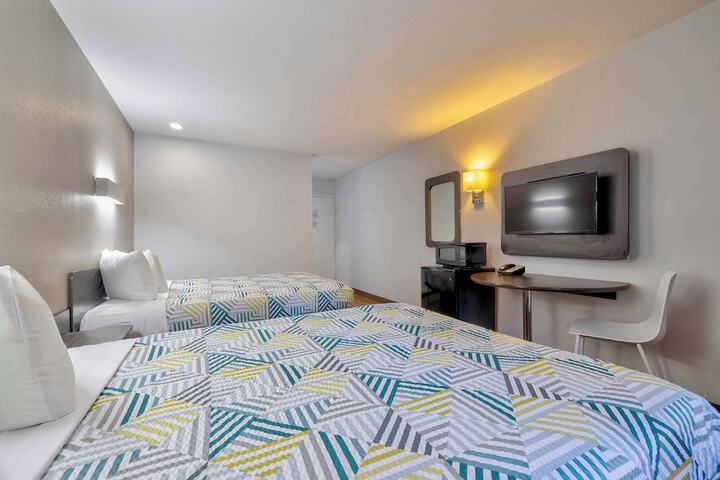 Room 7 of 24