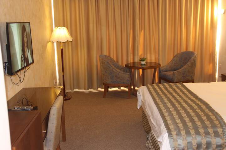 Room 26 of 33