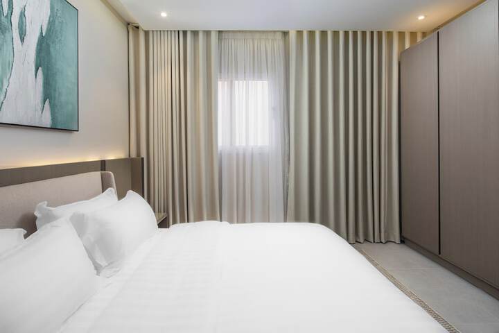 Room 12 of 33