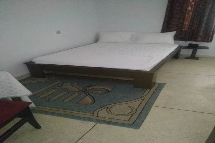 Room 4 of 34