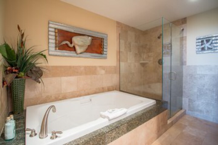 Room 5 of 12