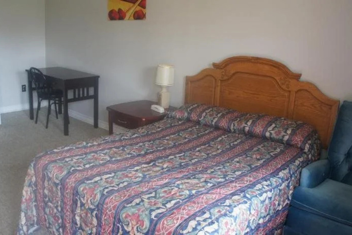 Room 3 of 10
