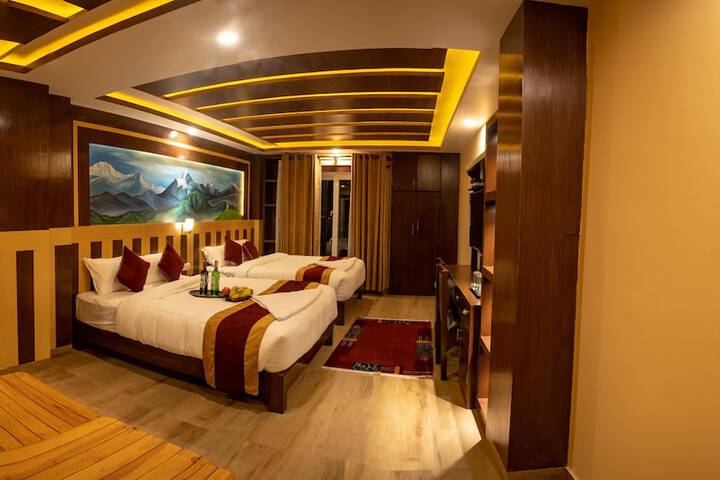 Room 10 of 12