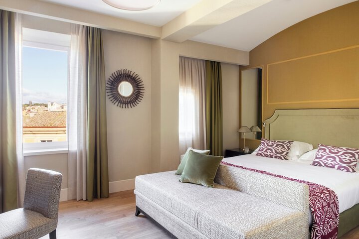 Room 42 of 162