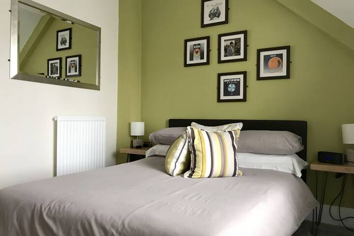 Room 2 of 18