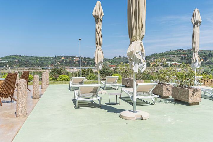 Terrace/Patio 19 of 45