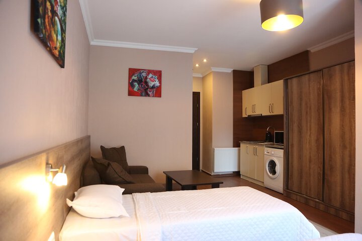 Room 6 of 48
