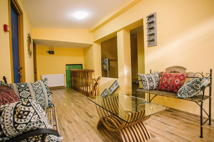 Hotel 2 of 127