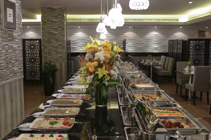 Dining 57 of 64