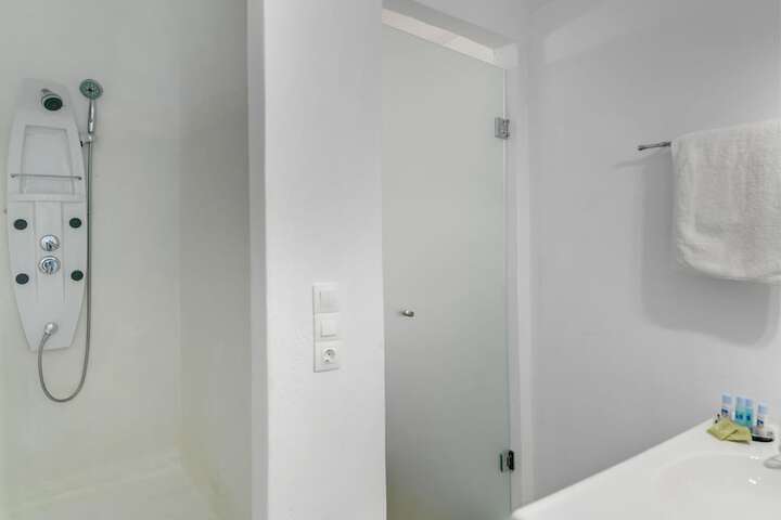 Room 16 of 75