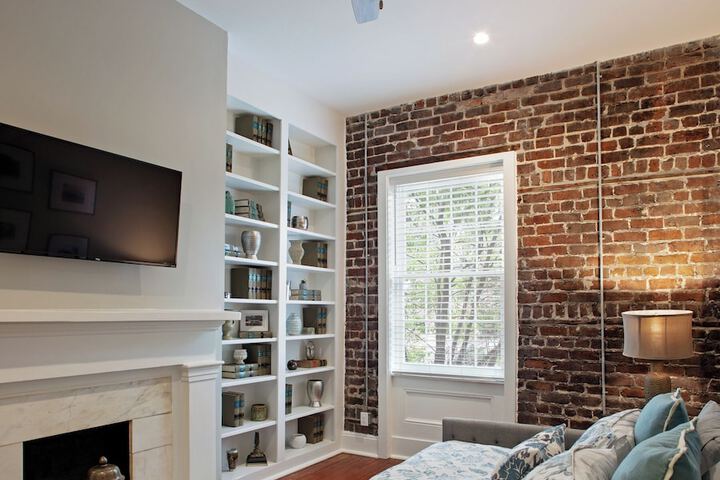 Room 2 of 113