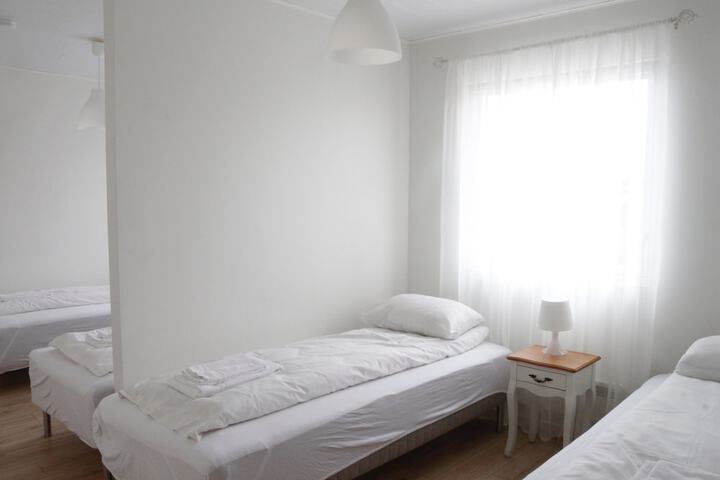 Room 3 of 21
