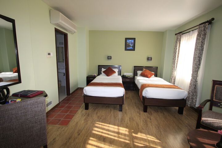 Room 15 of 38