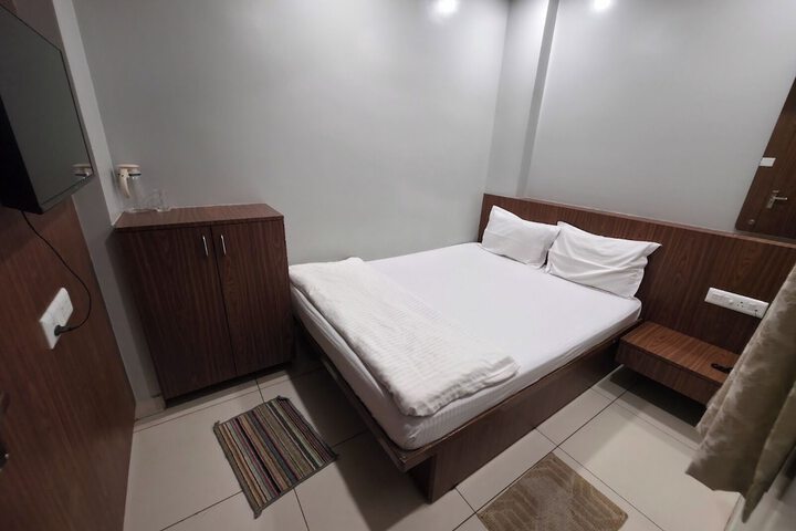Room 34 of 59