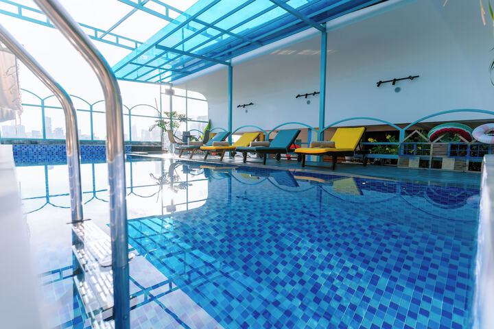 Pool 79 of 125