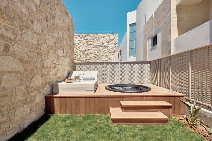 Terrace/Patio 59 of 182