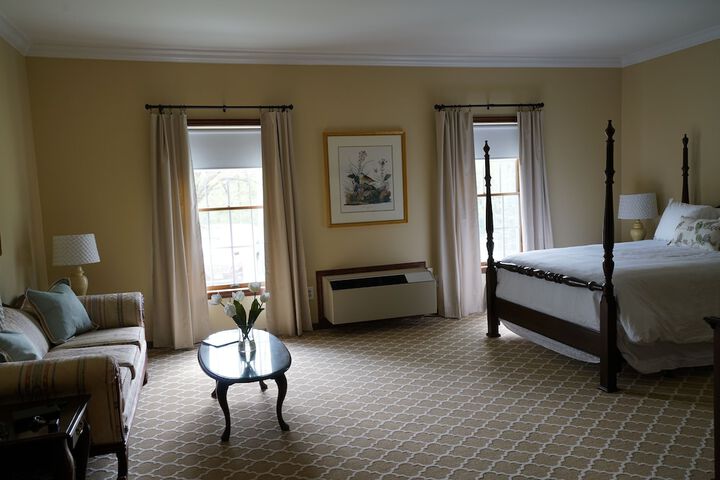 Room 9 of 20