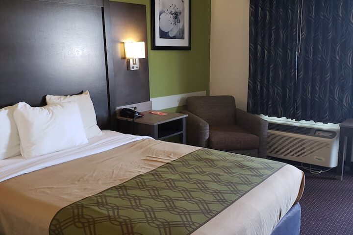Room 9 of 26