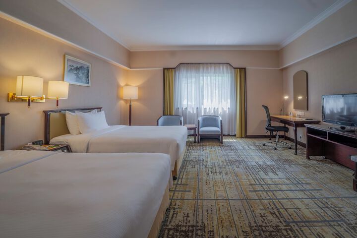 Room 52 of 175