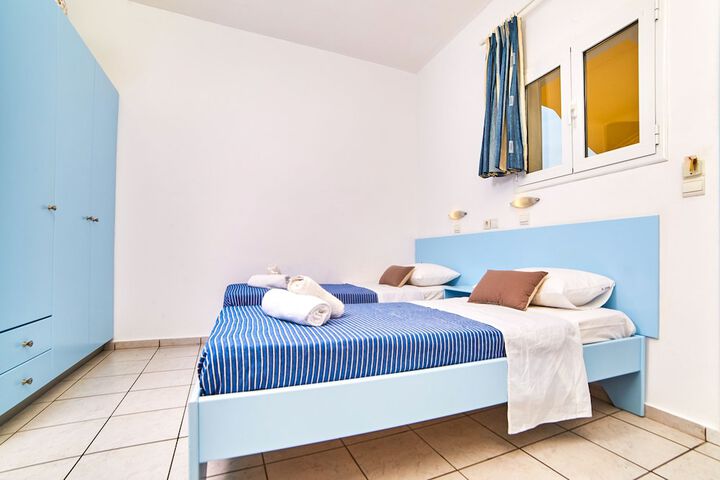 Room 8 of 27