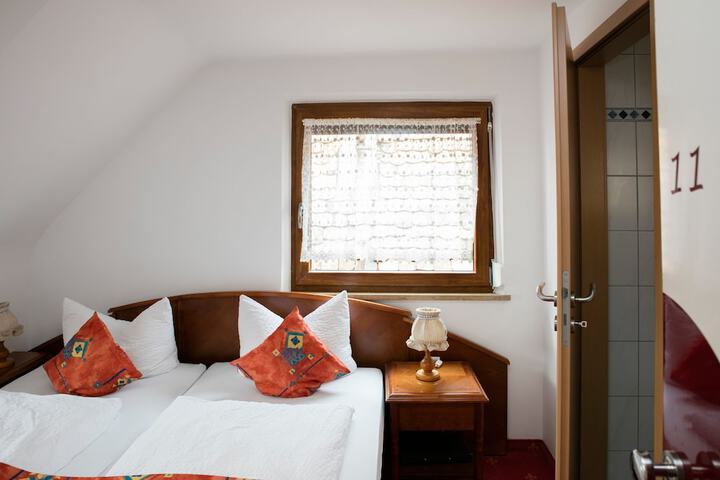 Room 11 of 35