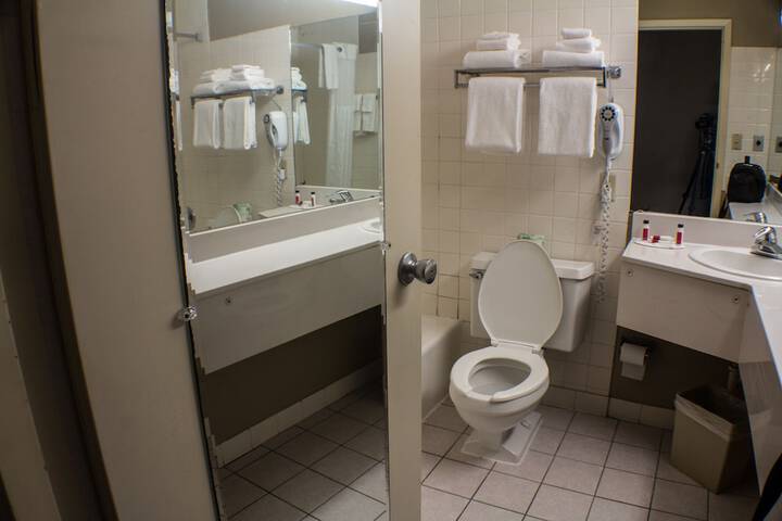 Room 13 of 19