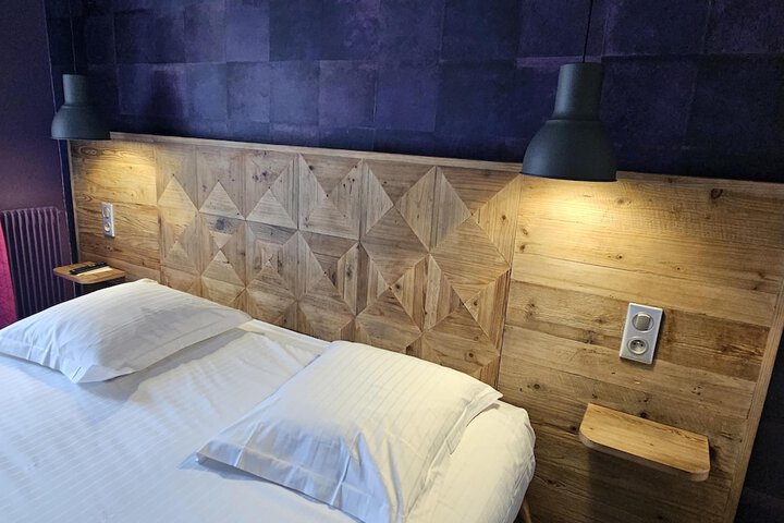 Room 42 of 80