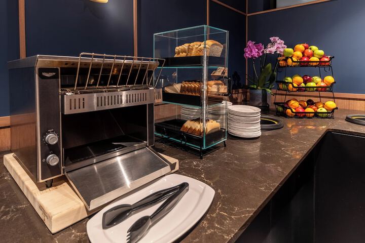 Breakfast/Coffee Service 127 of 249