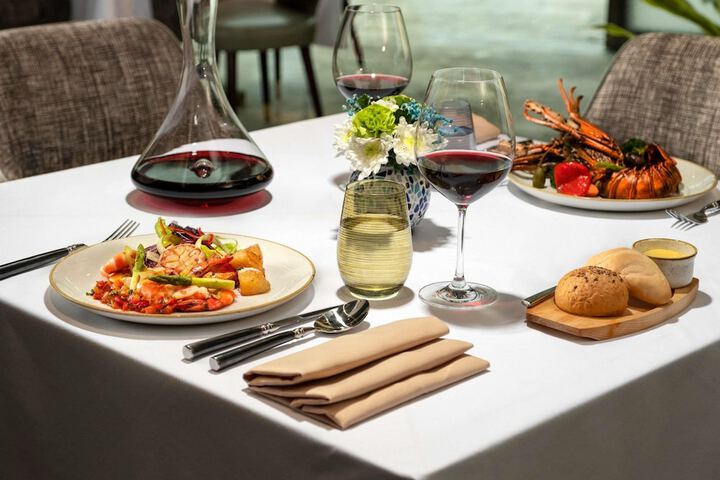 Dining 85 of 129