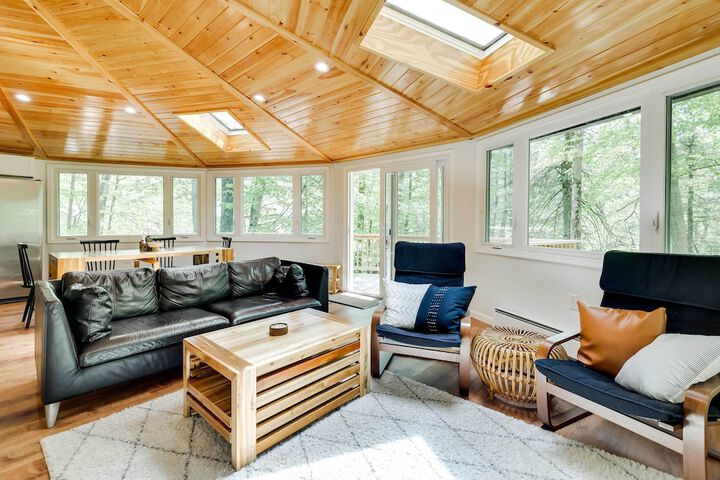 Private Deck & Grill: Pocono Pines Retreat!