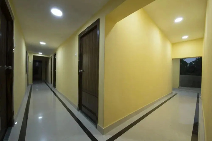 Room 10 of 13