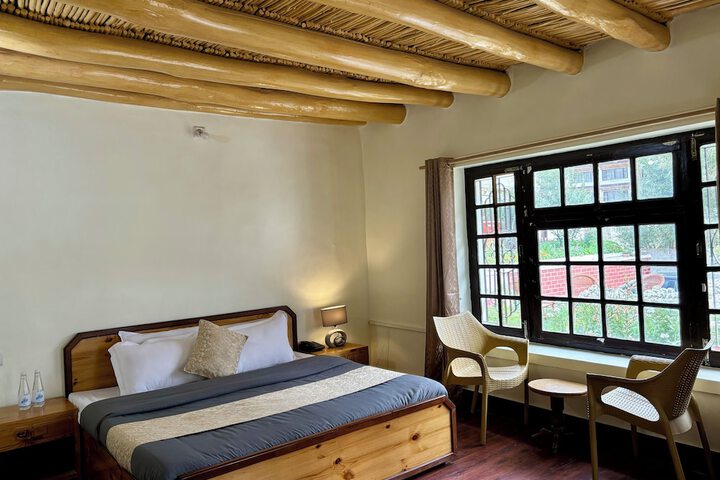 Room 6 of 30