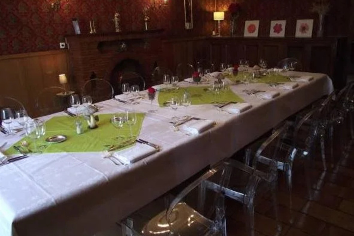 Dining 9 of 10