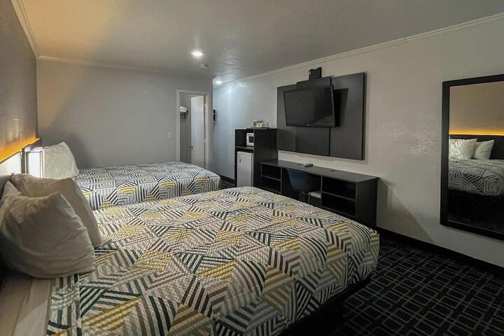 Room 11 of 39