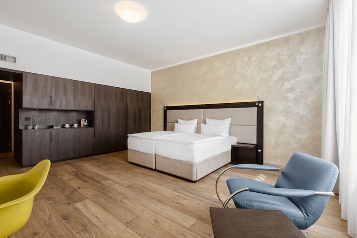 Room 13 of 52